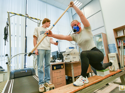 Молодежная сборная России по гребле на байдарках и каноэ в НИИ Поволжского / Павел Железняк