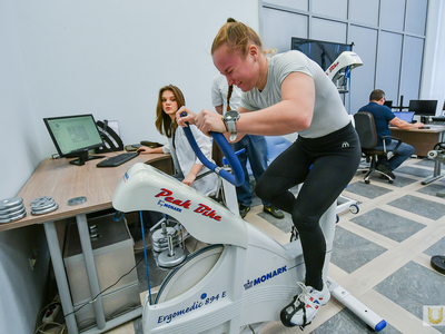 Молодежная сборная России по гребле на байдарках и каноэ в НИИ Поволжского / Павел Железняк