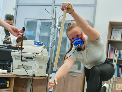 Молодежная сборная России по гребле на байдарках и каноэ в НИИ Поволжского / Павел Железняк