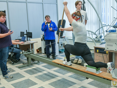 Молодежная сборная России по гребле на байдарках и каноэ в НИИ Поволжского / Павел Железняк