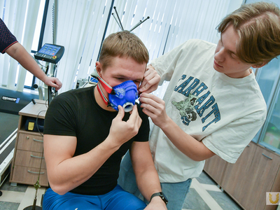 Молодежная сборная России по гребле на байдарках и каноэ в НИИ Поволжского / Павел Железняк