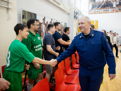 Визит первого зампрокурора РТ Алексея Заики в университет и товарищеский матч со сборной прокуратуры РТ по юнифайд-флорболу / пресс-служба минспорта РТ