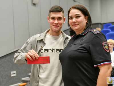 Вручение удостоверений народного дружинника / Павел Железняк