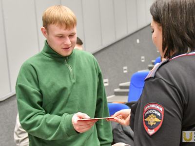 Вручение удостоверений народного дружинника / Павел Железняк
