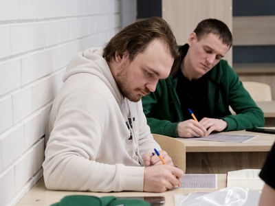 
Первый поток тренеров по хоккею завершил обучение в Поволжском Университете
