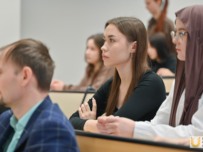 Встреча студентов с зампредседателя Госкомитета по туризму РТ, в рамках проекта «Обучение служением» /Павел Железняк