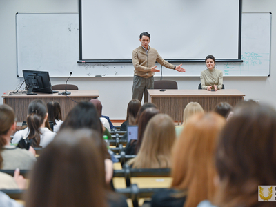 Встреча студентов с зампредседателя Госкомитета по туризму РТ, в рамках проекта «Обучение служением» /Павел Железняк