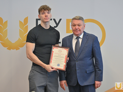 Учёный совет №8. Вручения / Павел Железняк