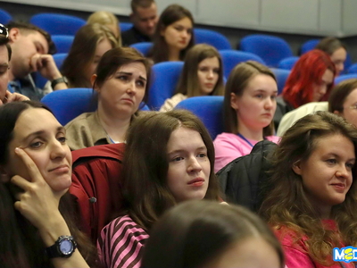 XV Международная научная конференции «Русский язык и культура в зеркале перевода». Круглые столы, закрытие / Кира Грудина