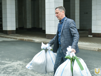 Плетение и отправка маскировочных сетей / Павел Железняк