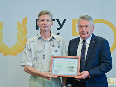 Учёный совет №12. Вручения / Павел Железняк