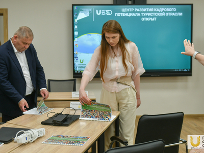 Экскурсия участников совещания Координационного совета по воспитательной работе / Павел Железняк