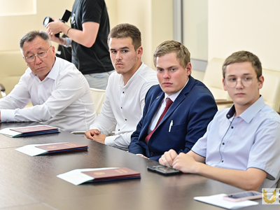 Вручение дипломов об окончании интегрированной программы подготовки / пресс-служба Поволжского университета