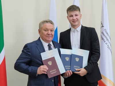 Вручение дипломов об окончании интегрированной программы подготовки / пресс-служба Поволжского университета