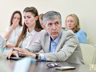 Вручение дипломов об окончании интегрированной программы подготовки / пресс-служба Поволжского университета