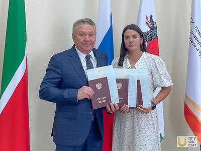 Вручение дипломов об окончании интегрированной программы подготовки / пресс-служба Поволжского университета