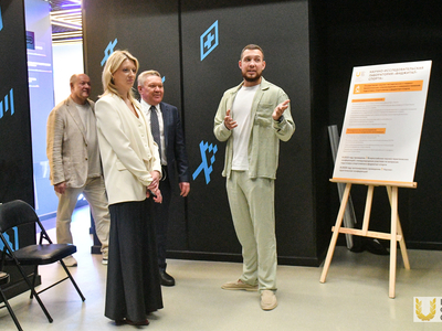 Экскурсия для руководителя Академии Российского футбольного союза / Павел Железняк