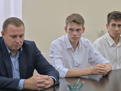 Встреча участников Международной матчевой встречи по легкой атлетике с ректором / Павел Железняк