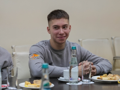 Чествование Даниела Маринова, бронзового призера чемпионата мира по спортивной гимнастике / Алина Гильмуллина