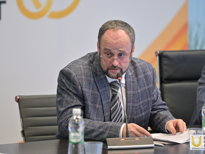 V Всероссийская научно-практическая конференция по футболу, хоккею и фигурному катанию / Павел Железняк