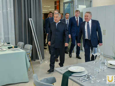 Раис Республики Татарстан Рустам Минниханов в Учебном ресторане Поволжского университета / Павел Железняк