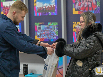 Сбор гуманитарной помощи / Павел Железняк