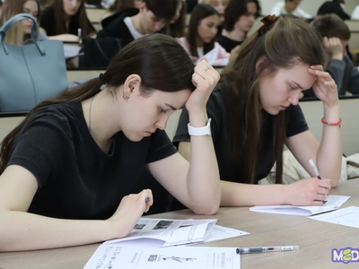 Диктант Победы / Аделия Нуриева, Павел Железняк