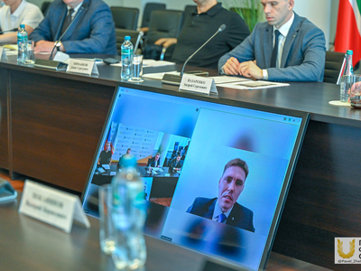 V Всероссийская научно-практическая конференция по водным видам спорта. ПЛЕНАРНОЕ ЗАСЕДАНИЕ /Павел Железняк