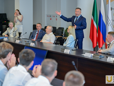Вручения лицензионных карточек и дипломов УЕФА / Павел Железняк