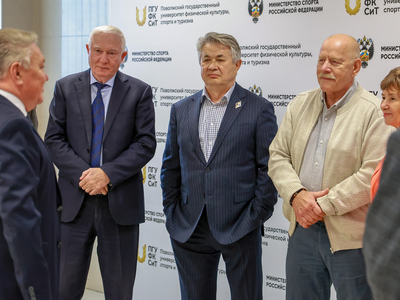 Званый обед ветеранов Поволжского / Павел Железняк