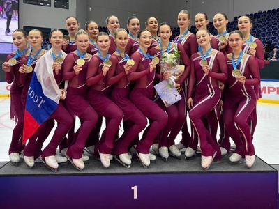 Золото Татарстана: студентки Поволжского на всероссийских соревнованиях по синхронному катанию