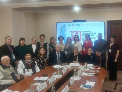 Соединение строф и упражнений: уникальный анализ жизни и наследия героического поэта Мусы Джалиля от доцента университета