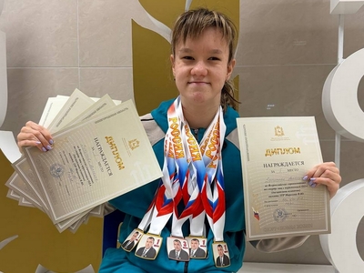 Студентка Поволжского завоевала медали на всероссийских соревнованиях по плаванию среди лиц с ПОДА