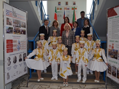 Расширяя научные горизонты: кафедра иностранных языков и языкознания поговорила со школьниками о победе