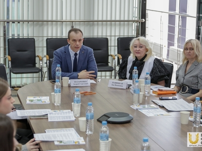 "Фән телендә": Идел буе дәүләт физик культура, спорт һәм туризм университетында рус һәм инглиз телләрендә Казахстаннан килгән коллегалар белән студентларның актуаль тикшеренүләре турында фикер алыштылар