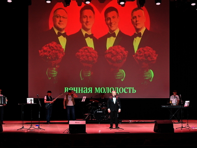 «Капустник» в Поволжском: как коллектив вуза отпраздновал 23 февраля и 8 марта