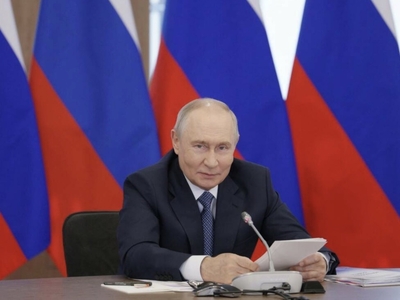 Президент России наградил ректора вуза Рафиса Бурганова за развитие спорта