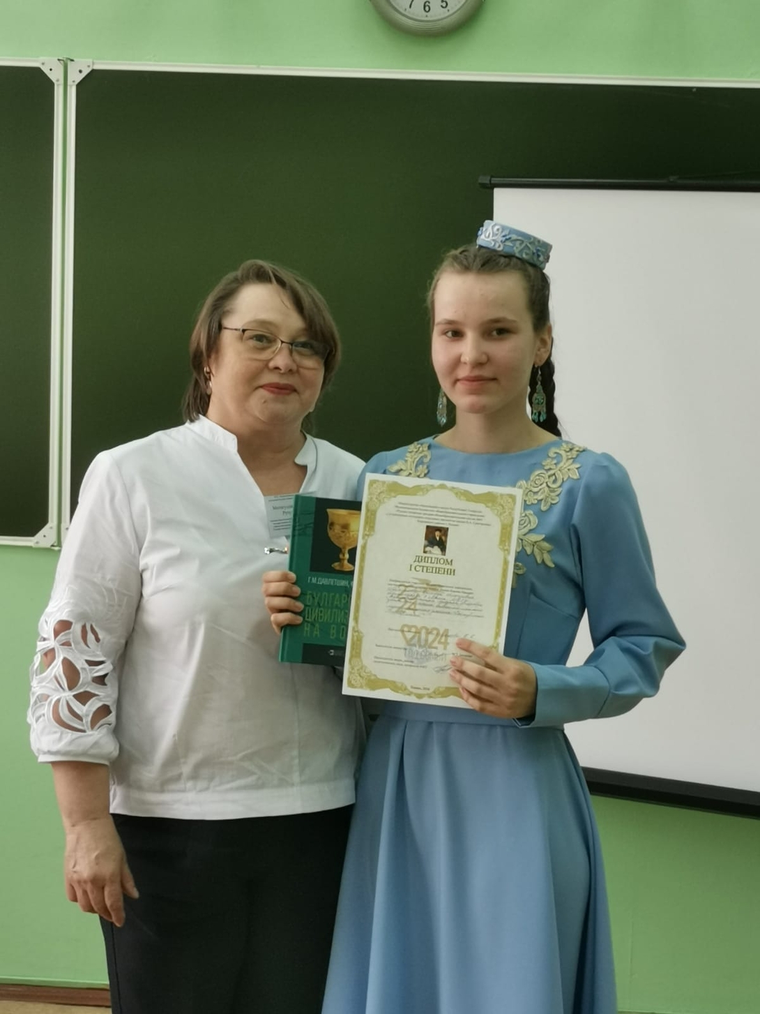 
Руководство секцией "Татарская проза и драматургия" XXII МЕЖРЕГИОНАЛЬНЫХ ЮНОШЕСКИХ НАУЧНО-ИССЛЕДОВАТЕЛЬСКИХ ЧТЕНИЙ ИМЕНИ КАЮМА НАСЫРИ

