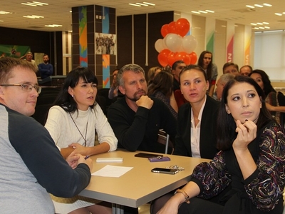 Джексон в шляпе: в Поволжской академии отпраздновали День учителя 