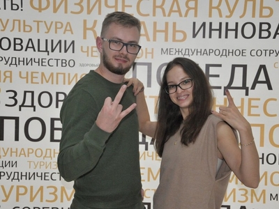 С пьедесталов за парту 
