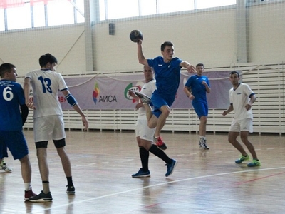 The handball players of the Academy" the first pancake " was a sight for sore eyes!