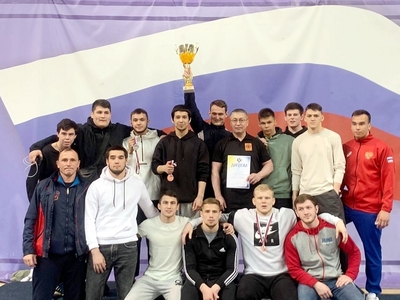 Университет көрәшчеләре Бөтенроссия ярышларында мактау пьедесталында