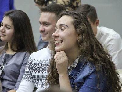 On the day of students talk heart to heart