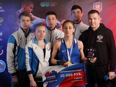 Хатын-кызлар боксы: университет студенты арасында Россия чемпионатының «алтын»ы