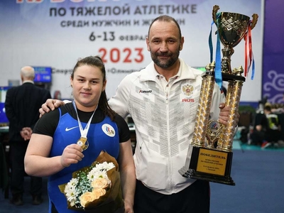 Russian Weightlifting Cup: University student's golden kilogram