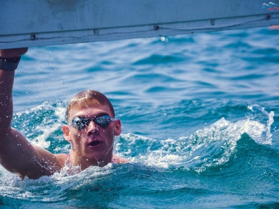 Fifteen thousand metres and a sea of jellyfish: Alexander Stepanov's open water victories