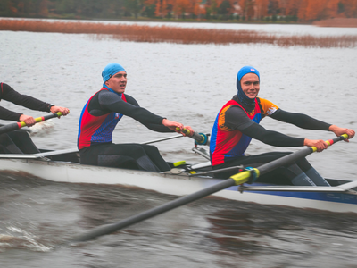 Sports inside out. Academic rowing: axes, petals and cans