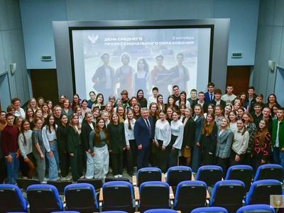 Галстуксыз әңгәмә: Рафис Борһанов көллият студентлары белән очрашу үткәрде