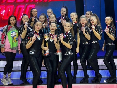 Команда Поволжского завоевала «бронзу» соревнований по акробатическому рок-н-роллу 