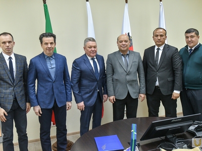 Үзбәкстан делегациясе: бүгенге һәм киләчәктә тәҗрибә уртаклашу 